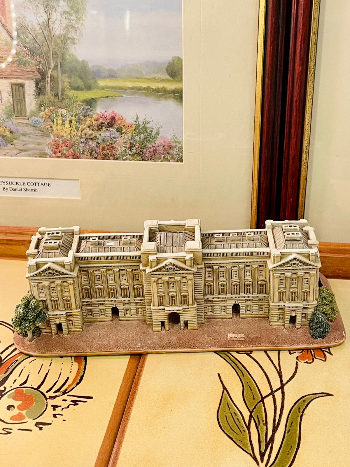 Lilliput Lane Buckingham Palace Sculpture – 1999 Collectible Model
