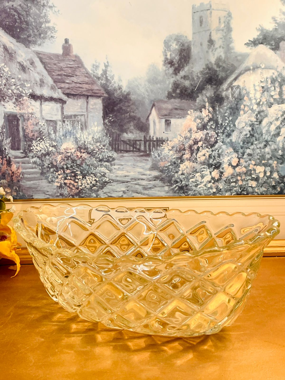 Vintage Glass Serving Bowl – Textured Diamond Pattern Bowl