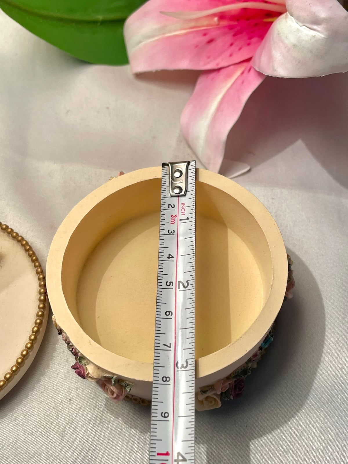 Vintage Lady & Rose Round Trinket Box Approx. 8 cm