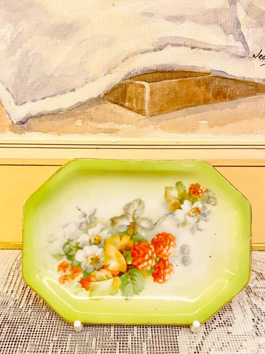 Vintage Green Floral Decorative Plate – Cottage-Core Collectible
