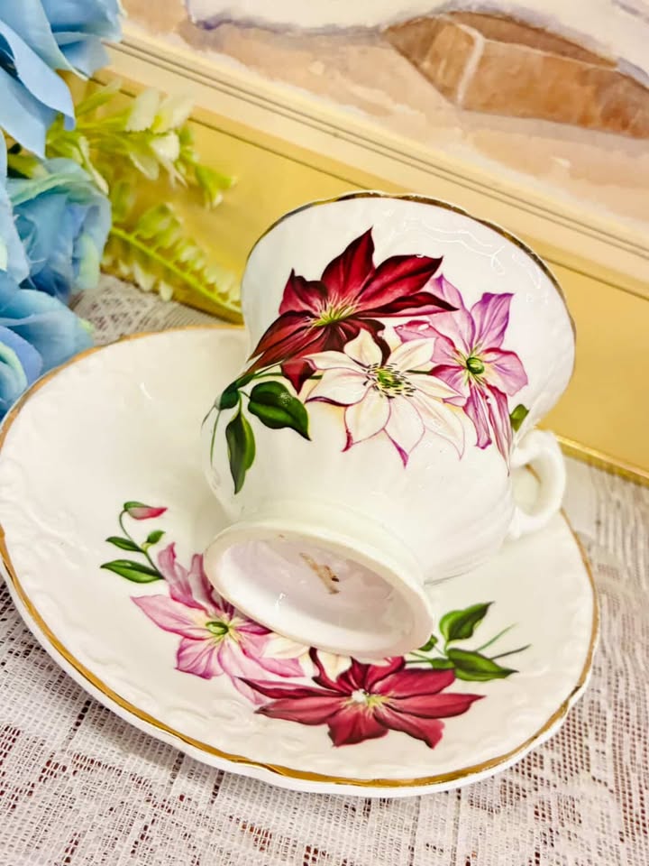 Royal Kendal/Delphine Bone China Cup & Saucer – Clematis Gold