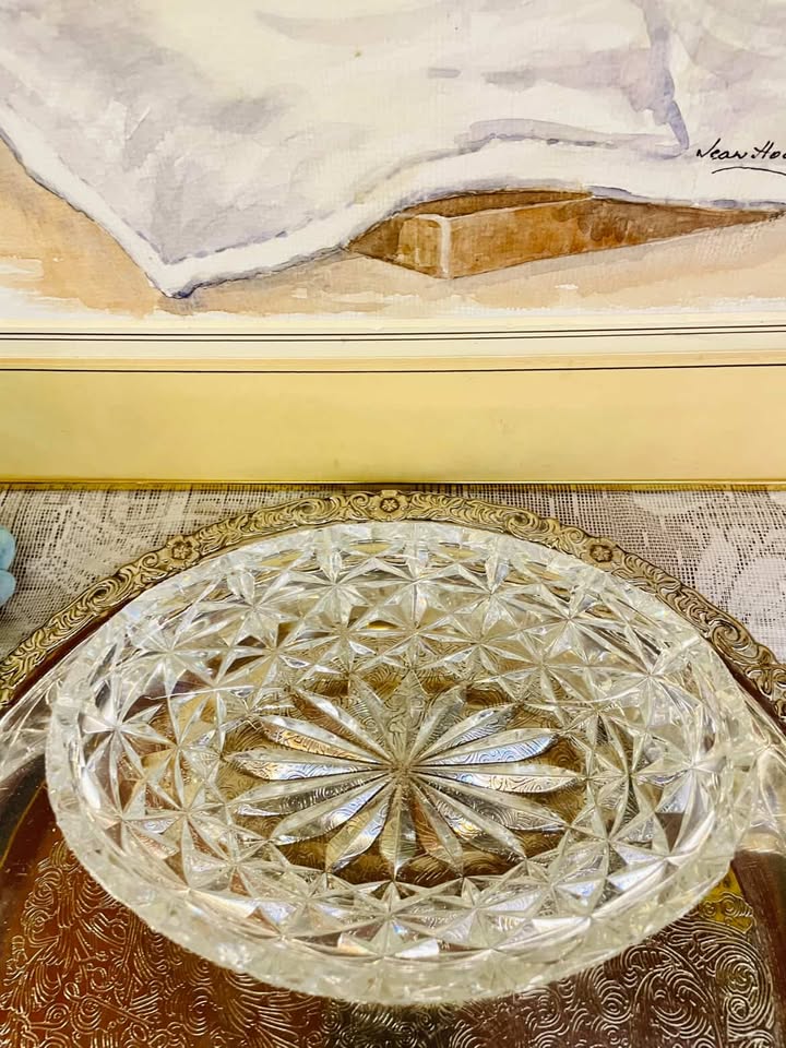 Vintage Starburst Cut Glass Serving Bowl – Crystal Style