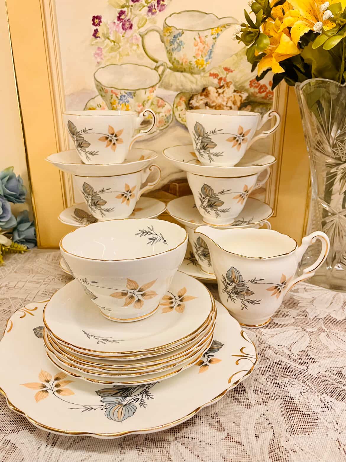 Vintage Floral Tea Set with  6 Cups & Plates – Gold Rim