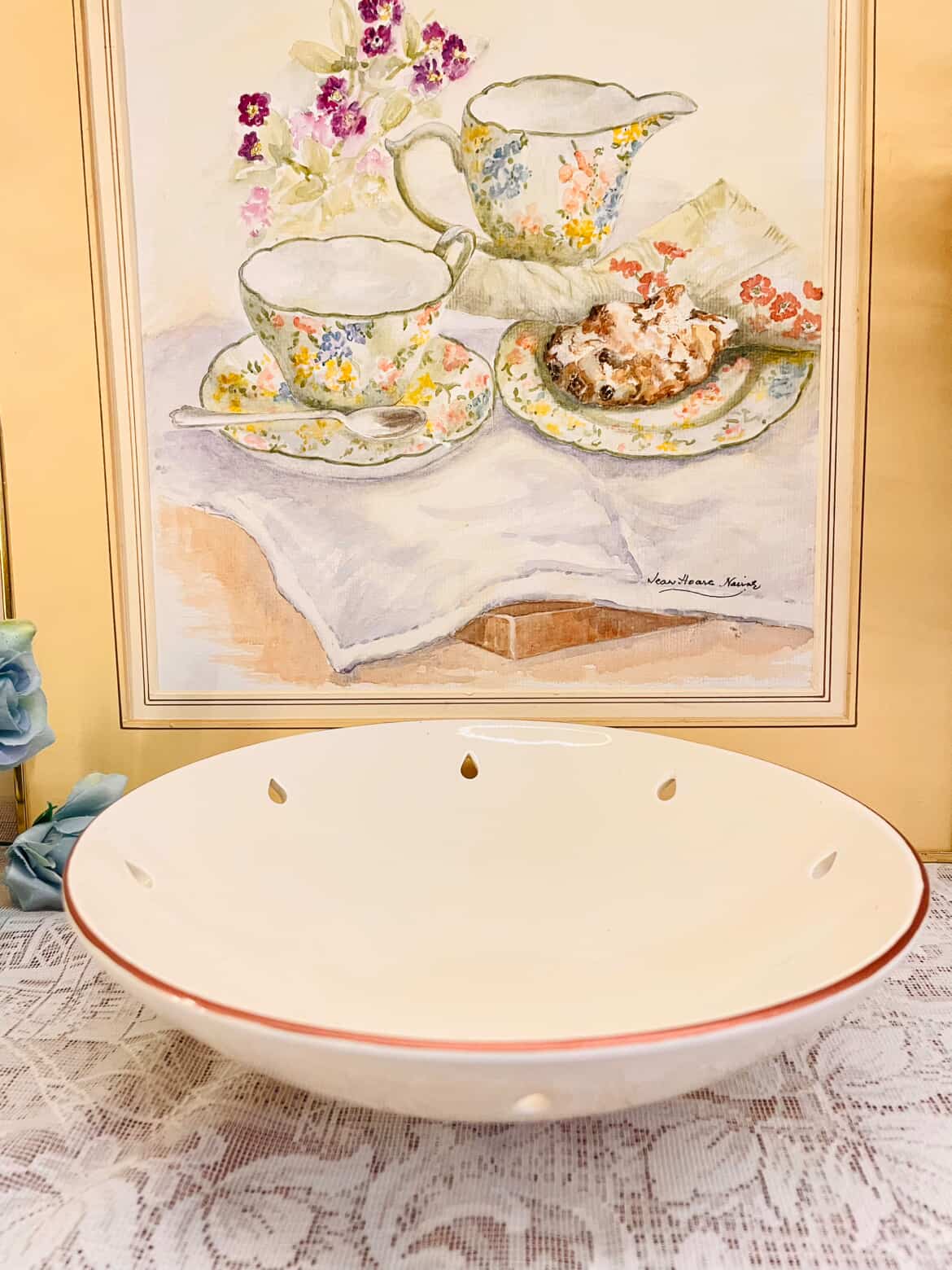 Vintage Ivory Serving Bowl with Cutout Rim – Cottage Style