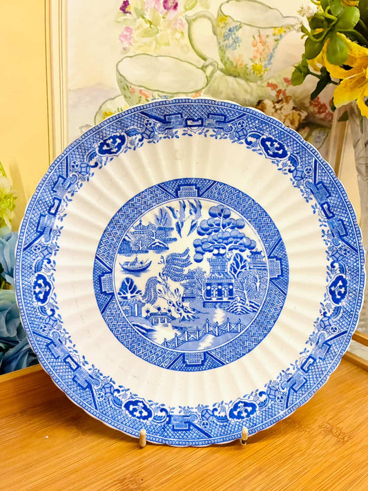 Vintage Blue Willow Decor Plate – Classic Porcelain