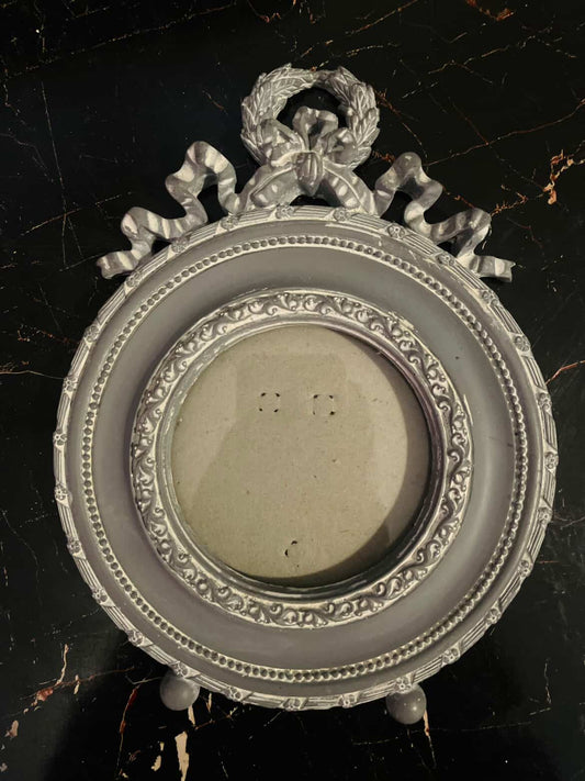 Dark Grey  Ornate Round Wall Frame – Vintage Decorative Home Accent