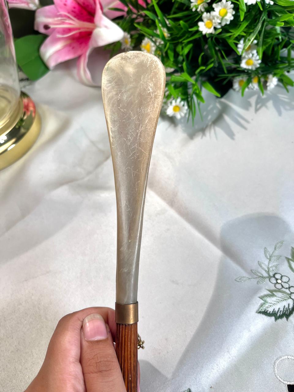 Vintage Silver-Tone Shoe Horn with Amber Handle – 33 cm