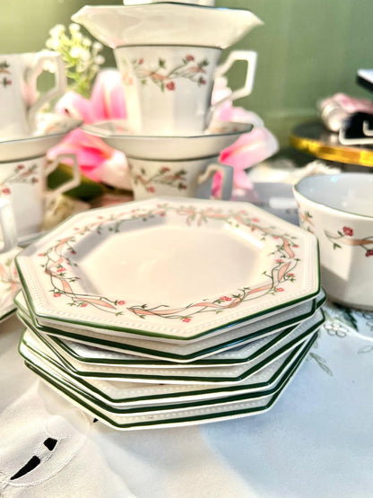 Johnson Brothers Eternal Beau 25-Piece Tea Set Floral