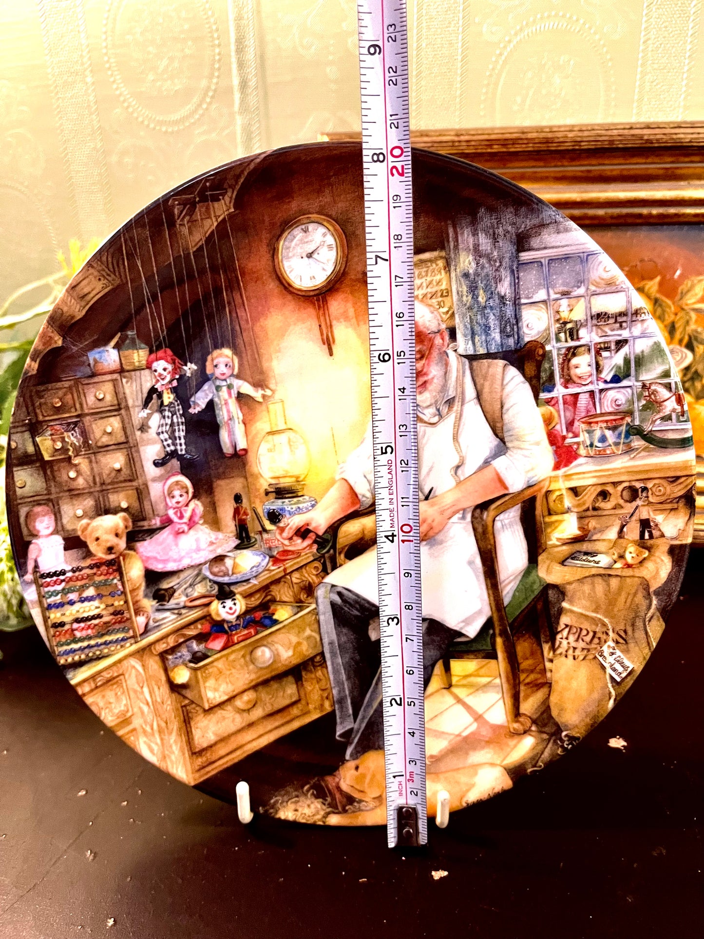 Royal Doulton The Toymaker Collector Plate 20 cm