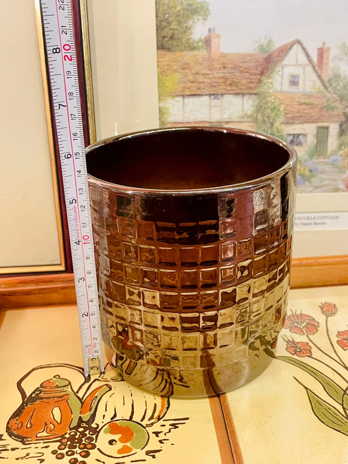 Brown Metallic Textured Ceramic Planter – Modern Geometric Design