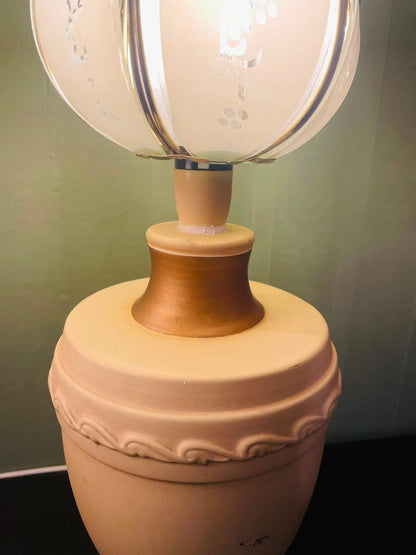 Elegant Vintage Tulip Glass Table Lamp with Gold Accents