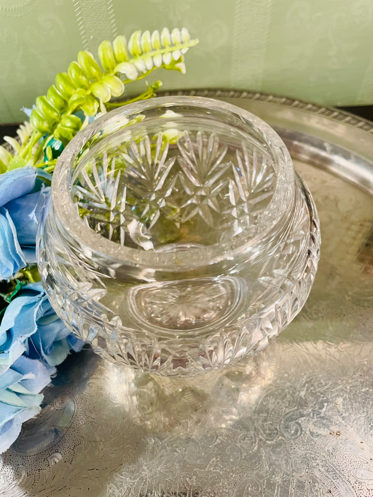 Clear Crystal Leaf-Cut Pedestal Vase – 4.5 Inch