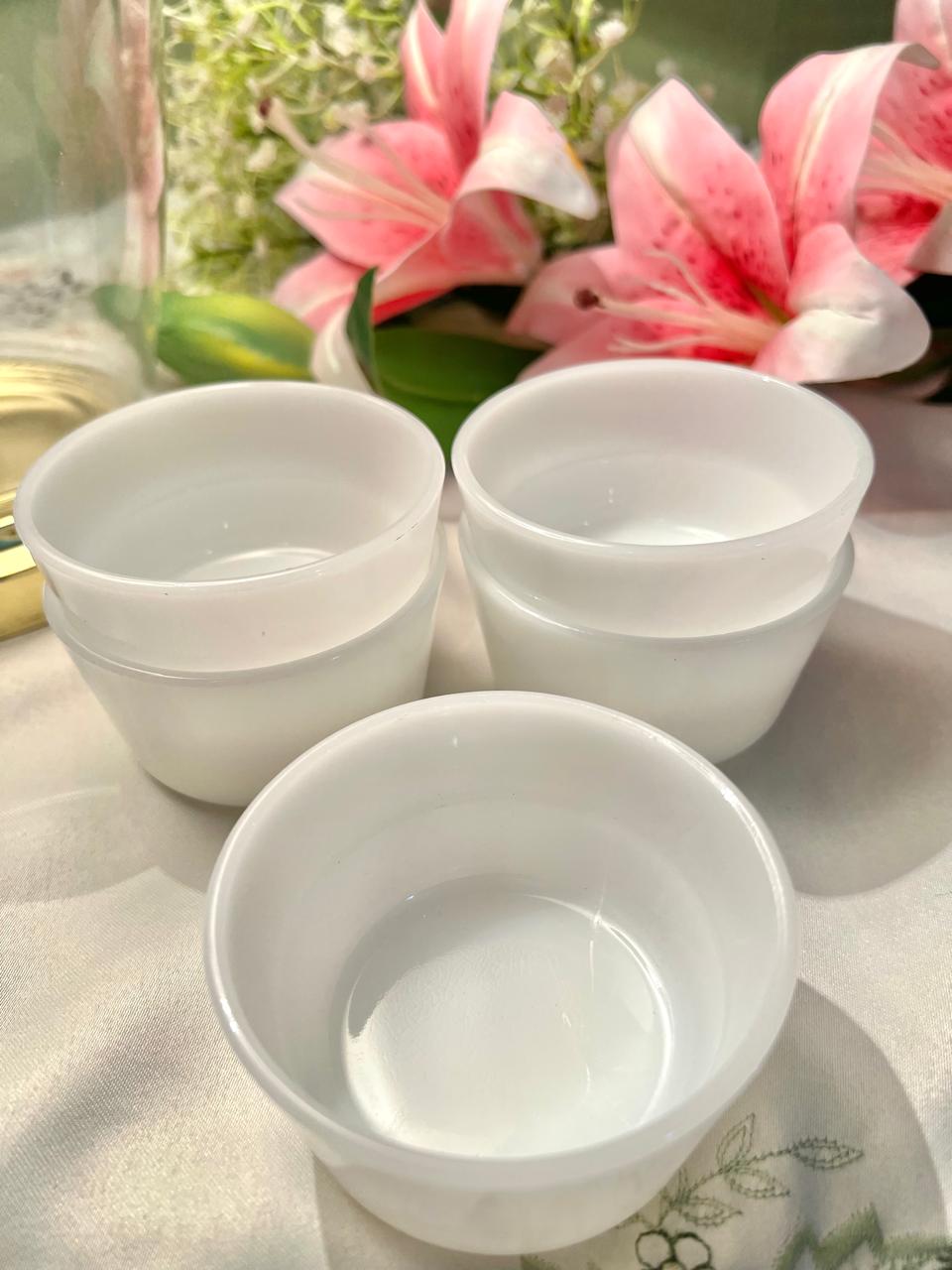 Pyrex White Oven-Safe Ramekin Bowls – 5 Piece, Approx. 8 cm