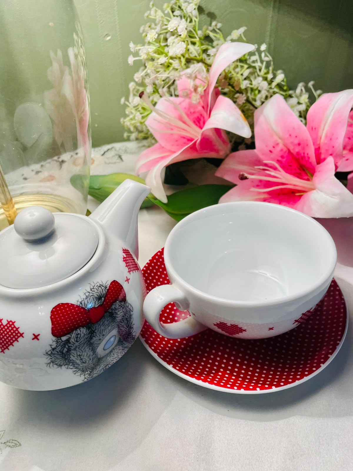 Me to You Tatty Teddy Tea for One Set – Carte Blanche Red Polka Dot Teapot Cup & Saucer