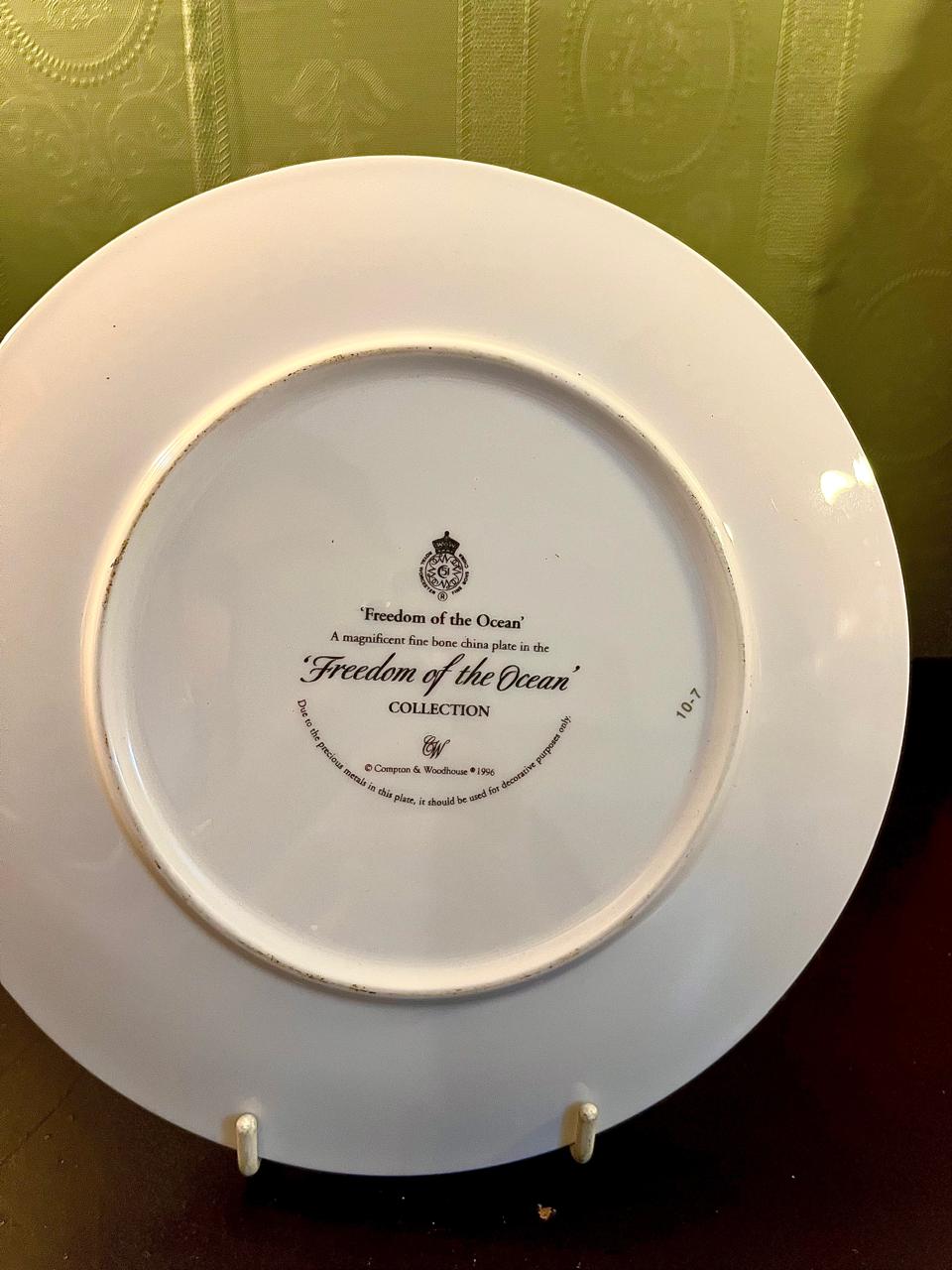 Dolphin Ocean Decorative Plate 8 Inch