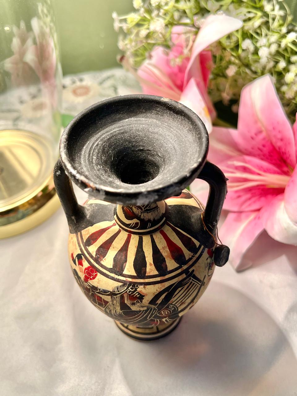 Vintage Greek Style Black-Figure Amphora Vase – Classical Warrior Motif – Approx. 18cm