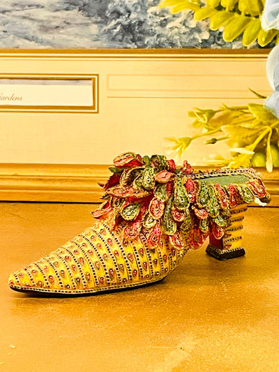 Vintage Ruffles & Ribbons Decorative Shoe Ornament