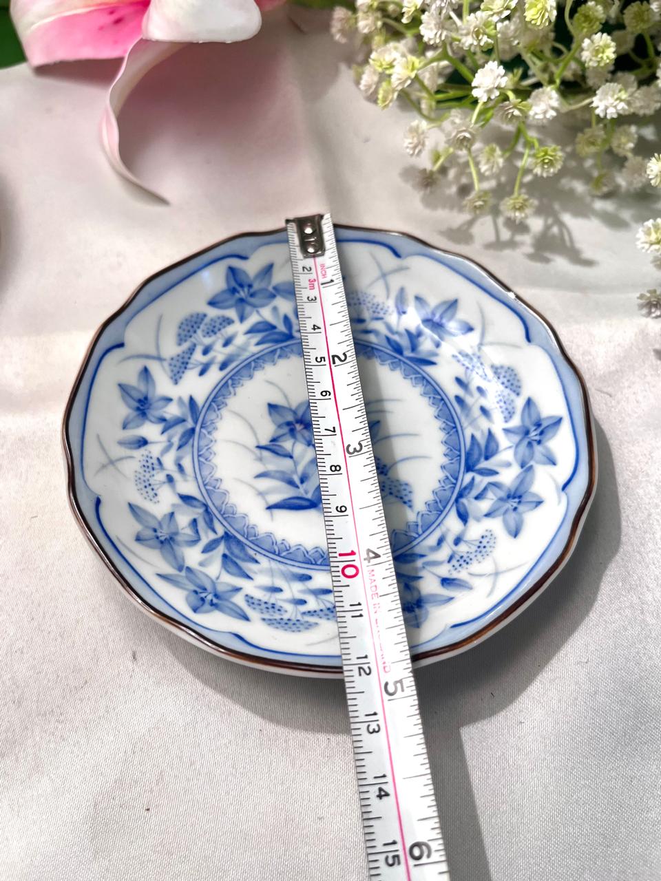 Blue & White Floral Porcelain Bowl with Scalloped Rim – 12 cm