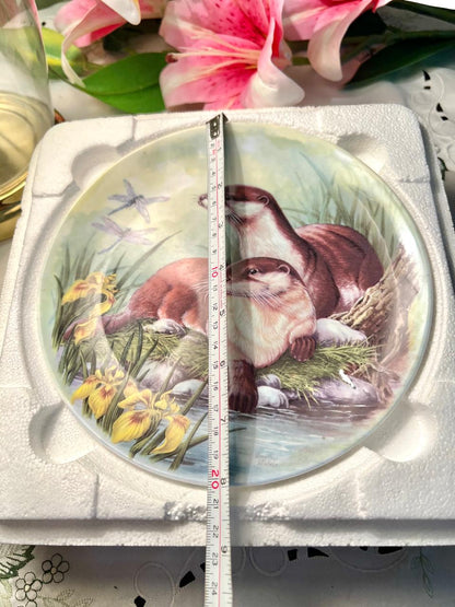Wedgwood At The River’s Edge Otter Wall Plate 20 cm