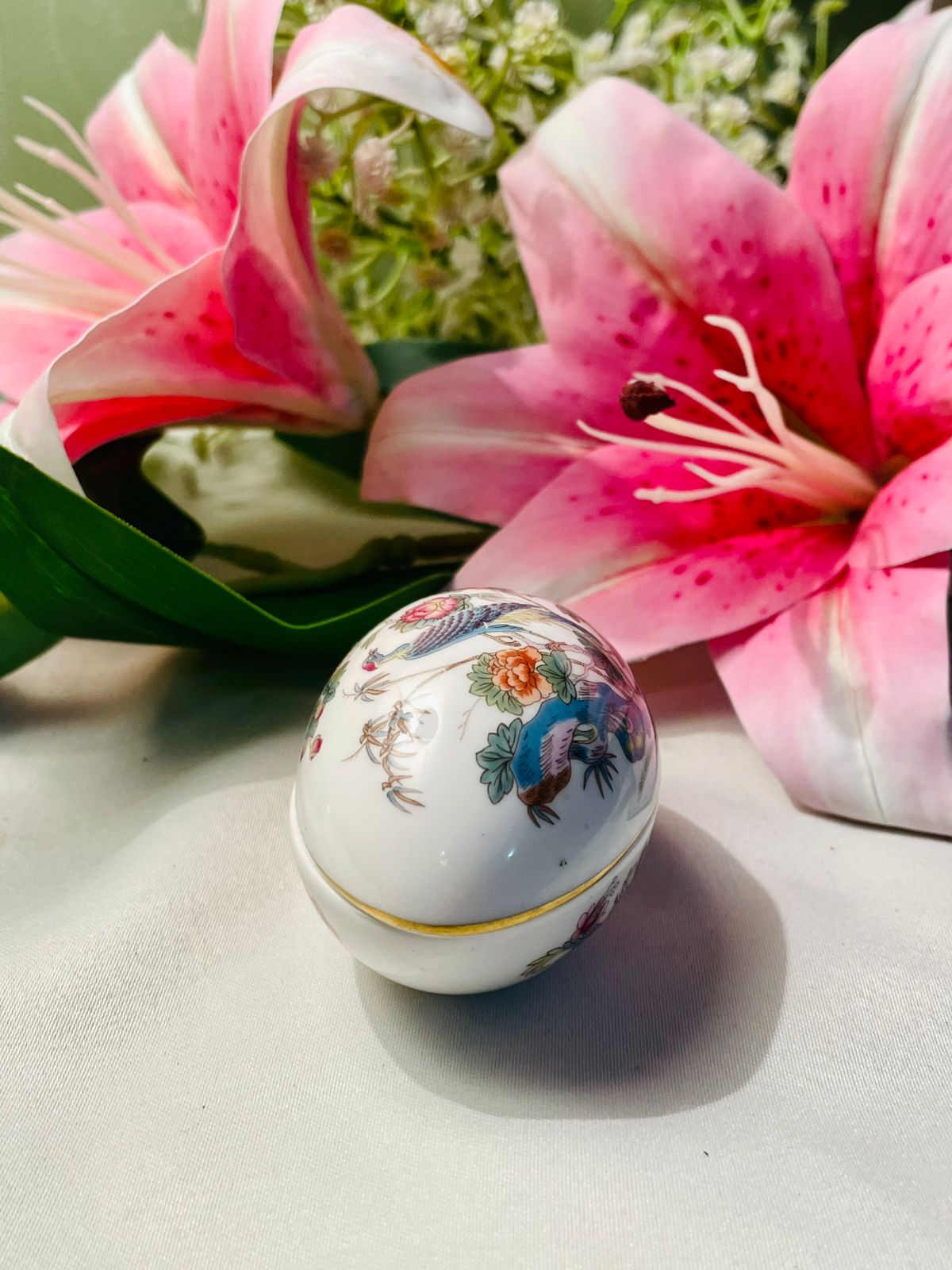 Wedgwood Floral Bird Lidded Trinket Box England 8cm