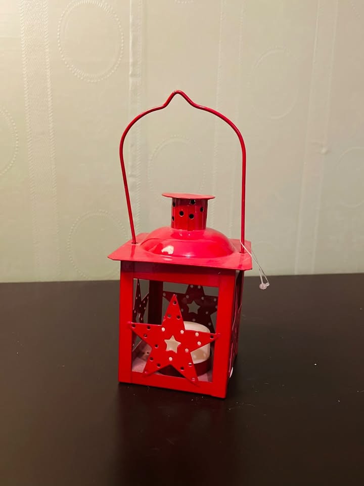 Red Metal Star Lantern Tealight Candle Holder