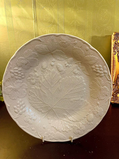 White Embossed Leaf Decorative Plate 10 Inch