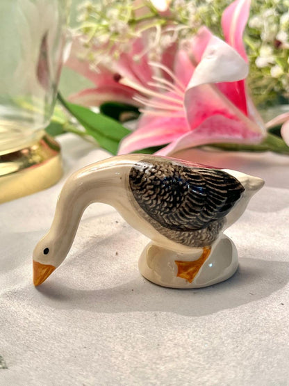 Cream Goose Ceramic Figurine Dark Wings 8cm - 1 Piece