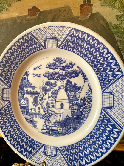 Gladstone Pottery Museum Commemorative Willow Plate 9 inches – 1985 (Stoke-on-Trent, England)