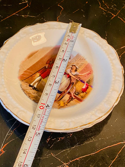 Set of 2 - Fine English Bone China “Airs of London” Decorative plates – 22 Ct Gold Trim – 4.5 Inches