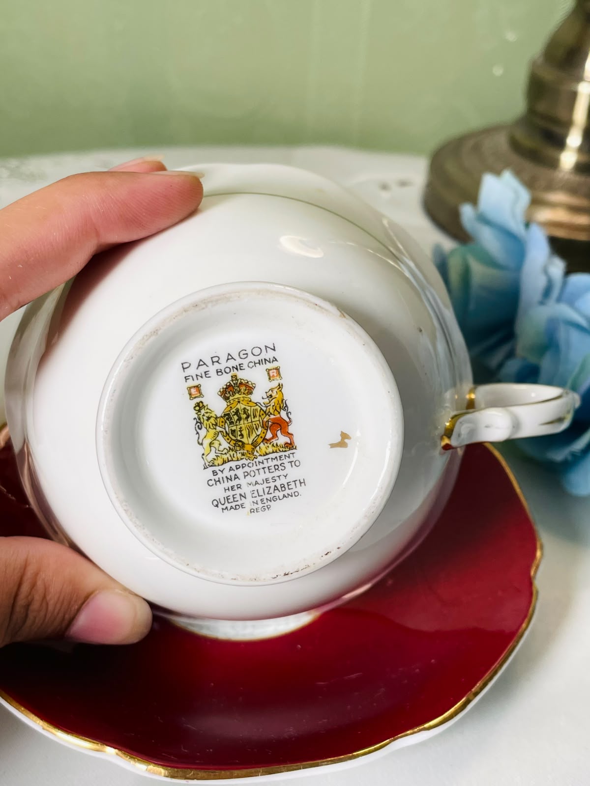 Paragon Red Gold Fine Bone China Cup Saucer 2-Piece Set 10 cm