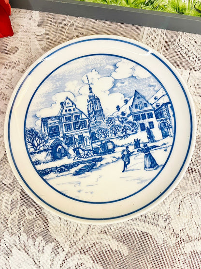 Hutschenreuther 1985 Christmas Market Plate Set 8 inch