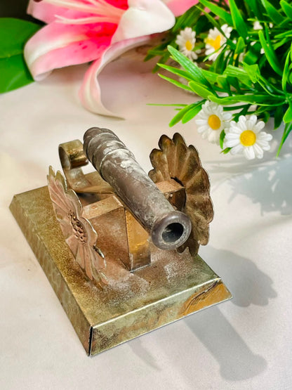 Brass-Tone Mechanical Desk Accessory – 10 cm