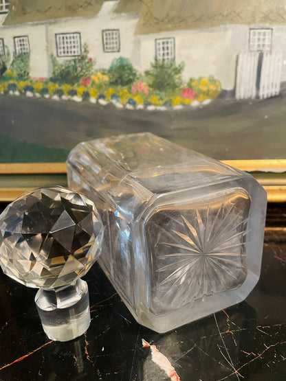 Vintage Crystal Glass Decanter with Faceted Stopper ( 21.5cm )– Cut Star Base – England