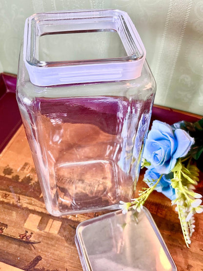 Large Clear Crystal Storage Jar with Metallic Screw Lid – Approx. 22cm Tall Airtight