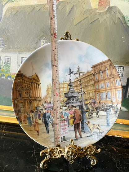 “The Newspaper Seller” Limited Edition Plate – Davenport Pottery, 1991 – Cries of London Collection
