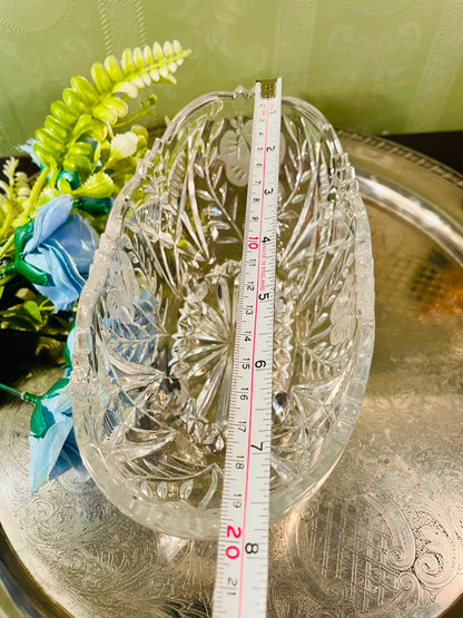Clear Crystal Leaf-Pattern Serving Bowl – 8 Inch