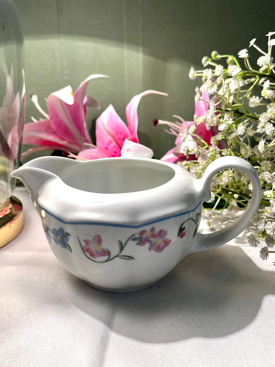 White Ceramic Gravy Boat Serving Jug 7.5 Inch