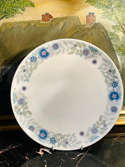 Hashtags:
#Wedgwood #BoneChina #ClementinePattern #MadeInEngland #VintageTableware #ElegantDining #ChinaCollectibles #HomeDecorPakistan