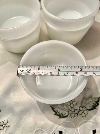 Pyrex White Oven-Safe Ramekin Bowls – 5 Piece, Approx. 8 cm