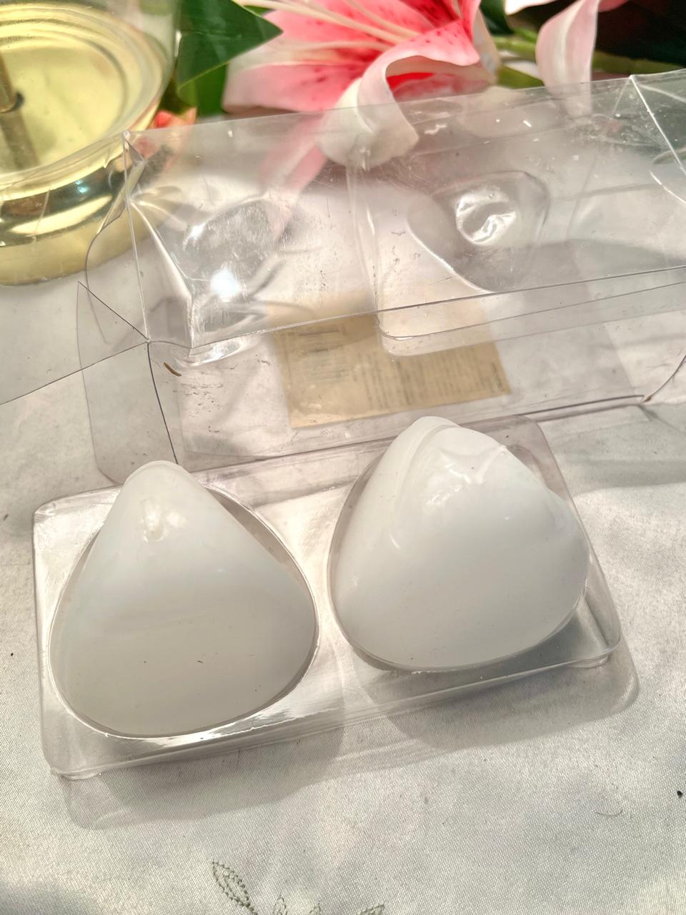 Vintage Candle White 2-Piece Tabletop Set with Clear Base