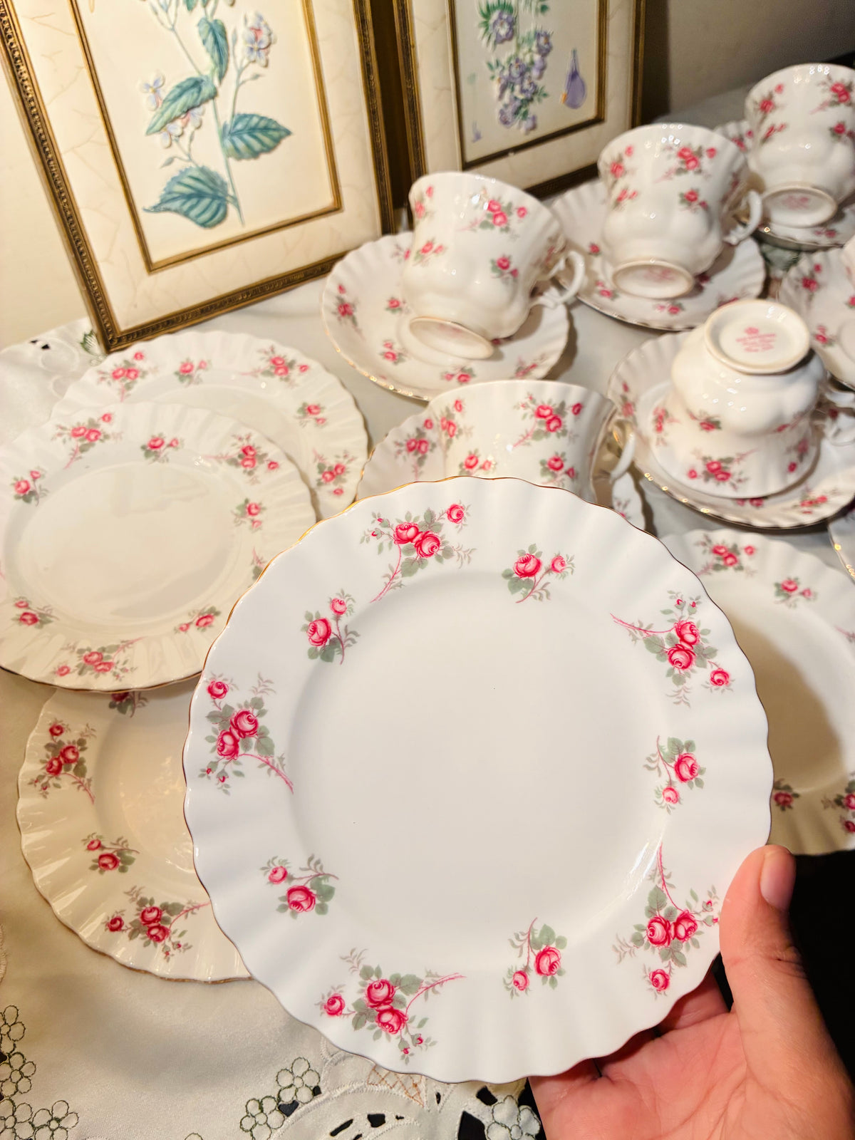Richmond Rose Time Bone China Tea Set – 18 Pieces