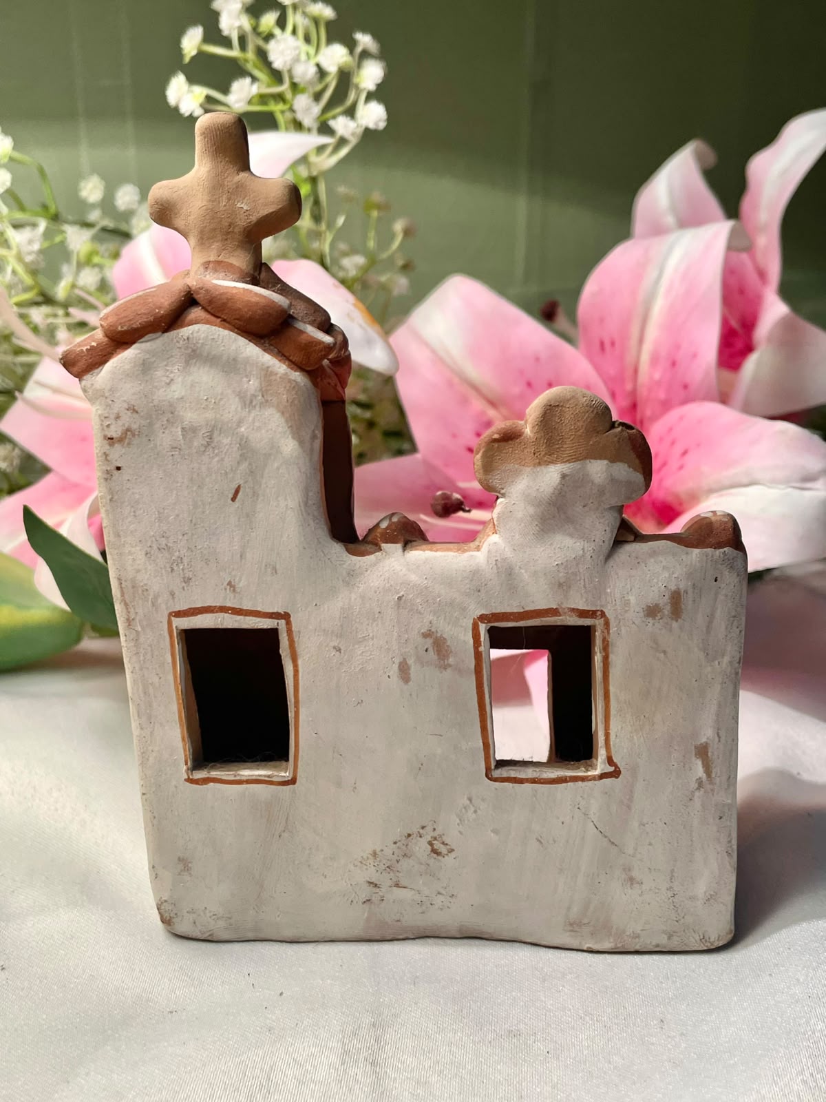 Folk Art Church Decorative Sculpture – 10 cm Wide