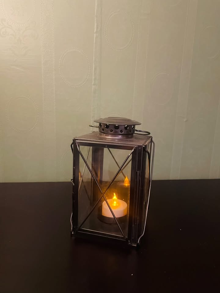 Vintage Style Metal & Glass Tealight Lantern Candle Holder