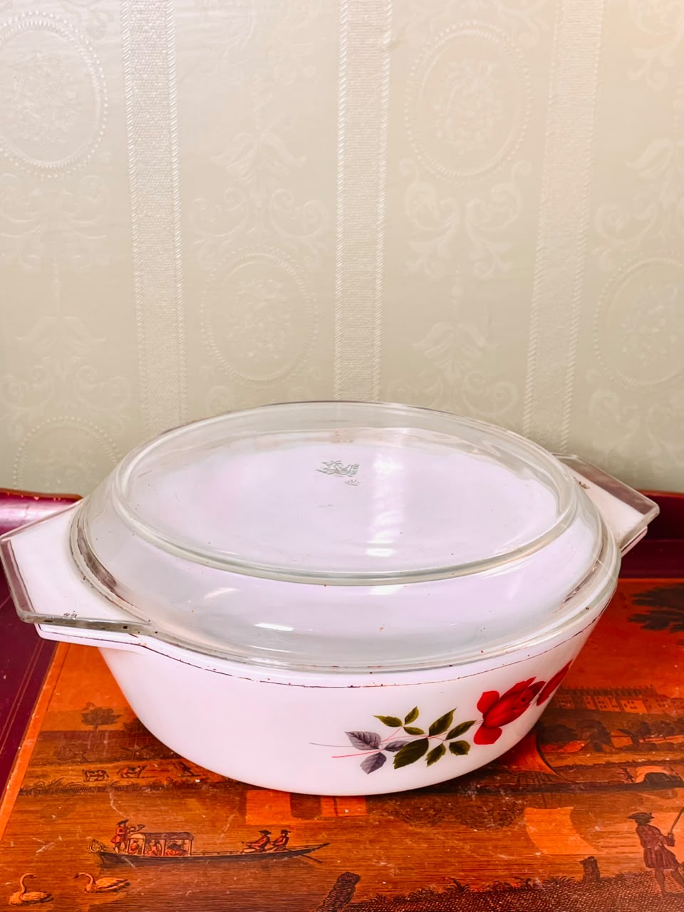 Red Rose Oven-Safe Casserole Dish with Lid 10"