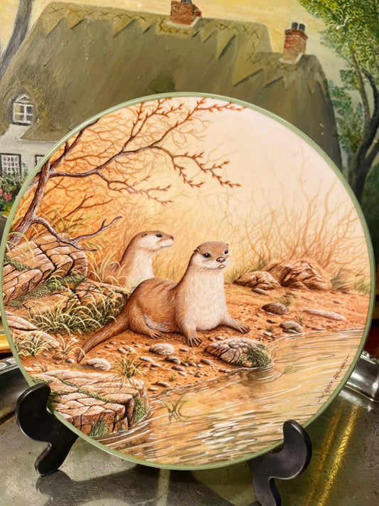 Royal Doulton “Otter Pair” Collector Plate – 8.5in Wildlife Decor