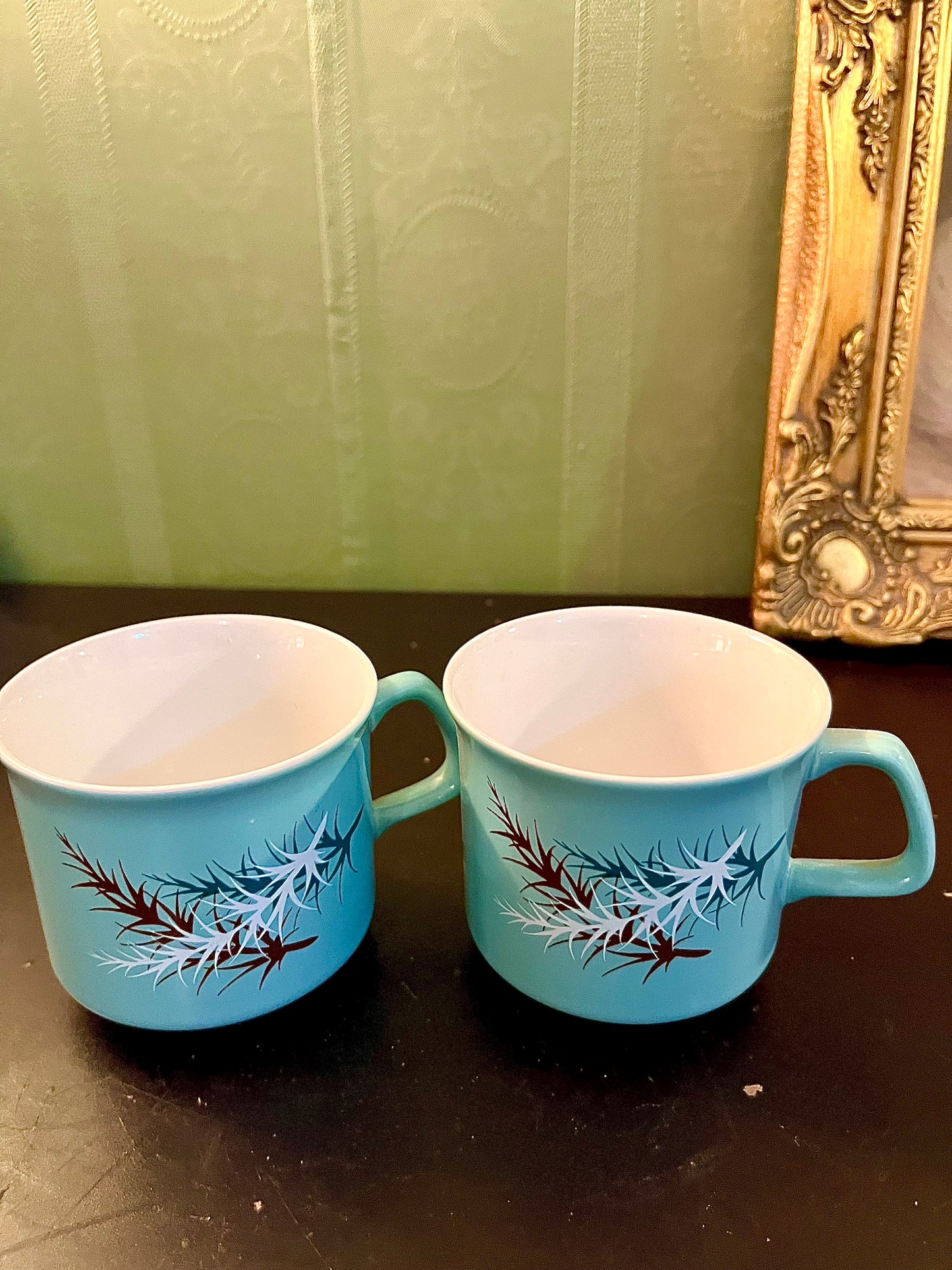 Pair of Blue Vintage Leaf Tea Cups – Retro Ceramic Cups