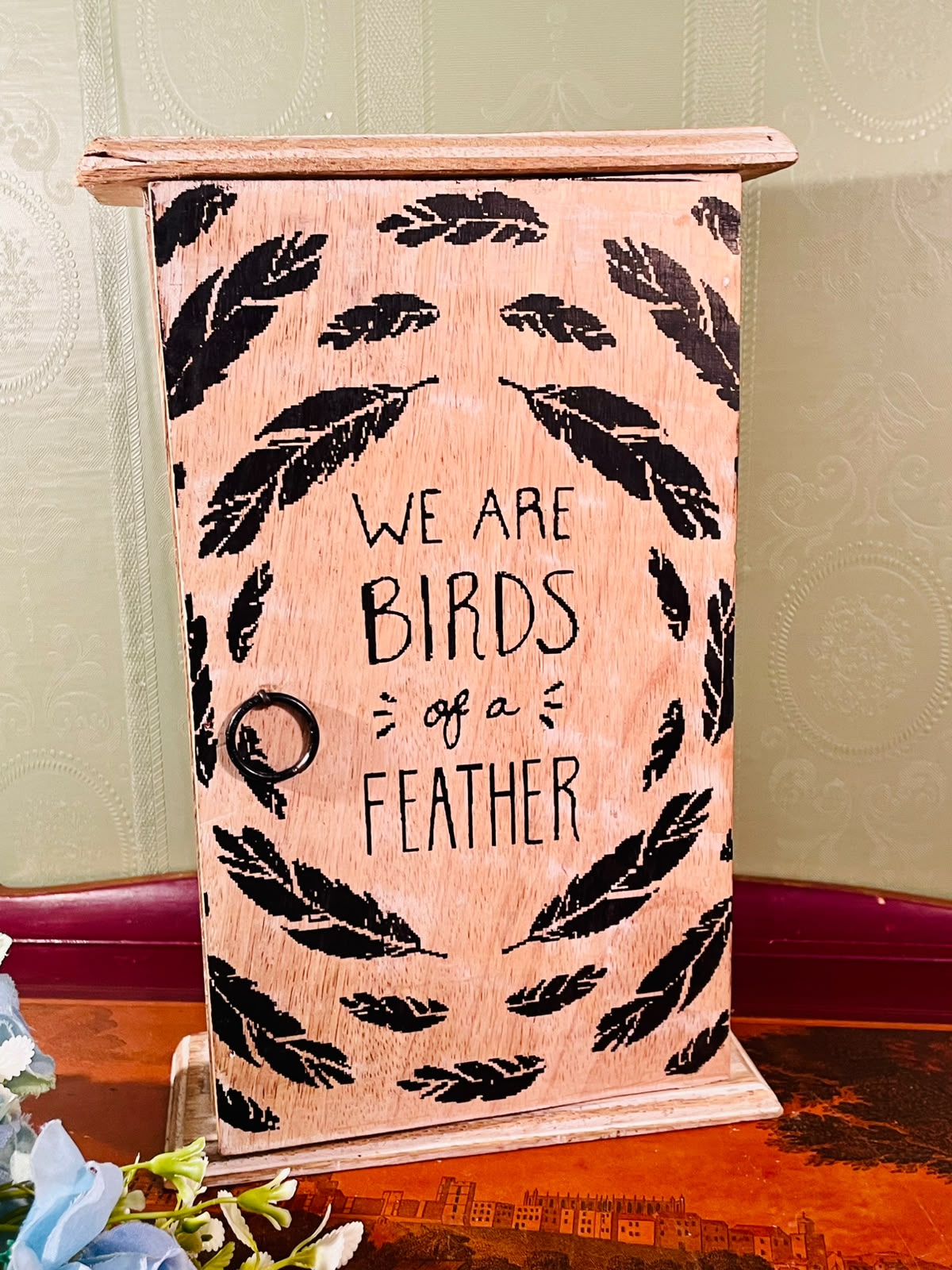 Wooden Feather-Print Key Cabinet – 11 Inch