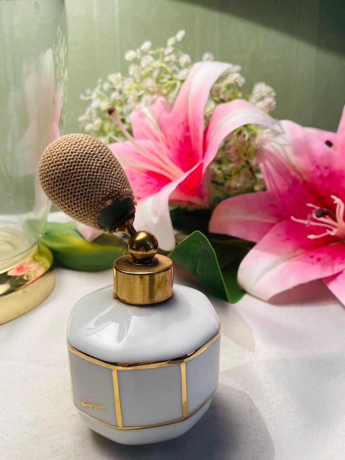 Vintage Ceramic Perfume Atomizer with Gold-Tone Detail Approx. 12 cm