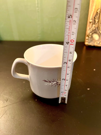 White Vintage Leaf Tea Cup – Retro Ceramic Cup