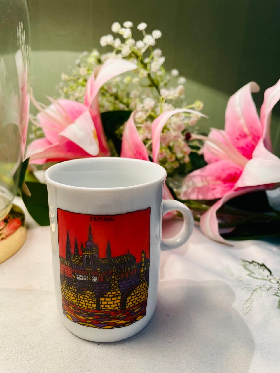 Red Cityscape Decorative Mug 9 cm